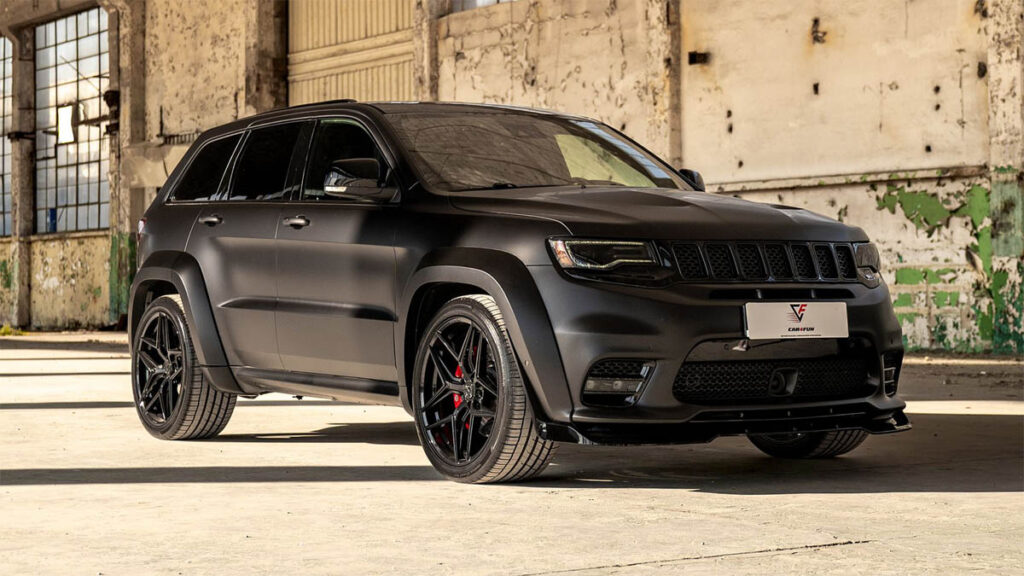 Wynajem Jeep Grand Cherokee SRT - Wypożyczalnia aut sportowych Warszawa - Car4Fun