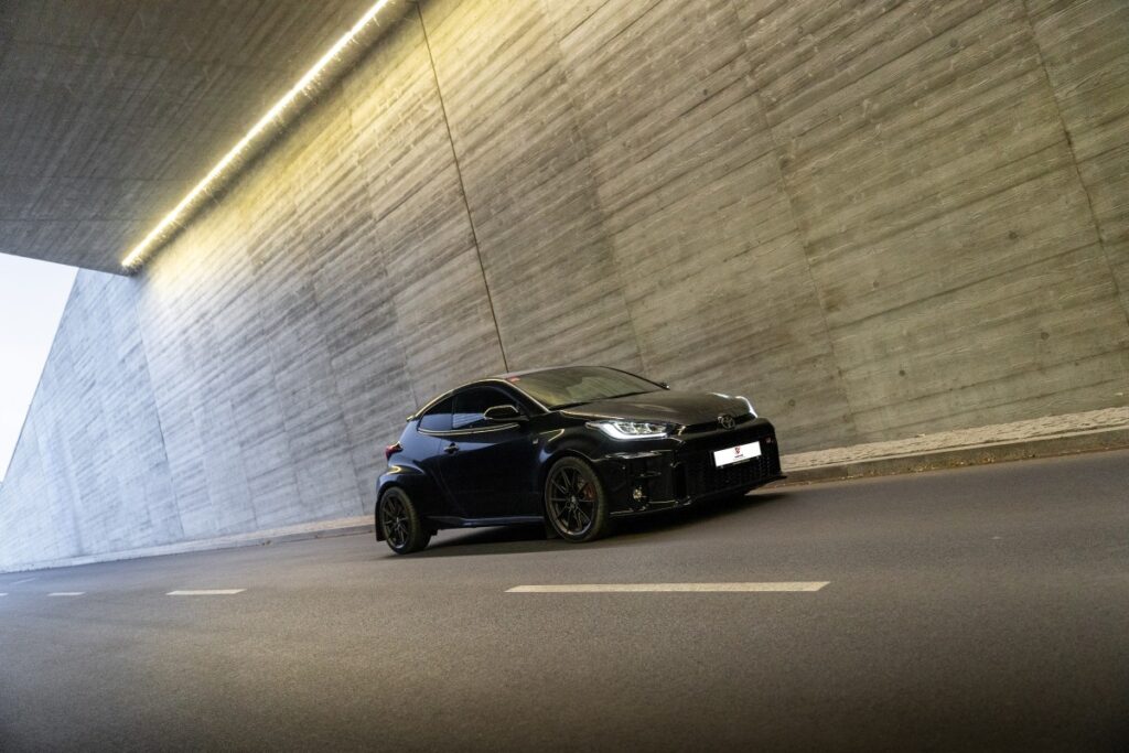 Wynajem Toyota GR Yaris - Wypożyczalnia aut sportowych Warszawa - Car4Fun